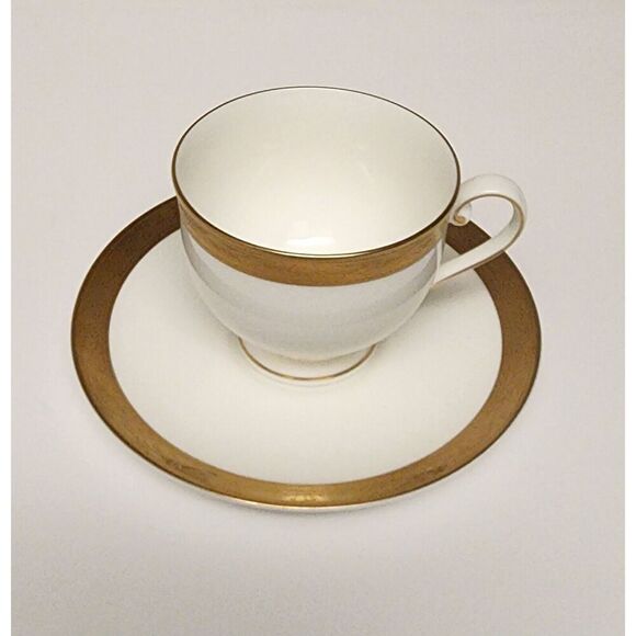 Mikasa Crown Jewel AK019 Cream/Gold Trim 4 Set Of Cups & Saucers - Picture 8 of 9